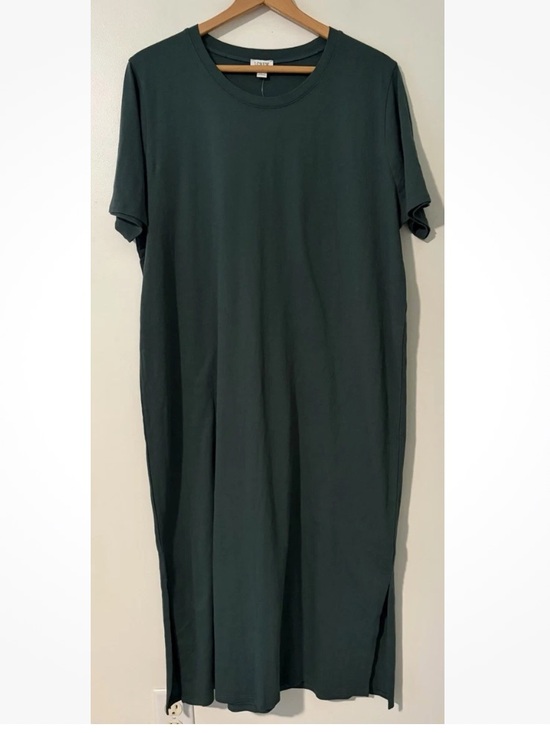 J. Crew Dresses & Skirts - J. Crew Forest Green T-Shirt Midi Dress
